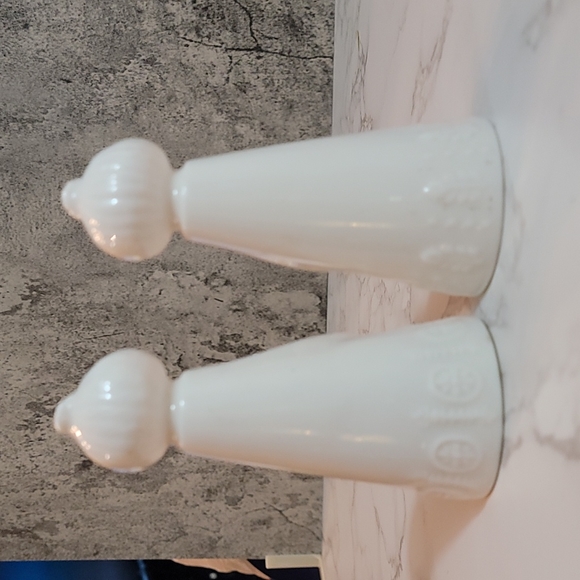 Vintage Peace & Prosperity Holt Howard Salt & Pepper shakers - Picture 2 of 4